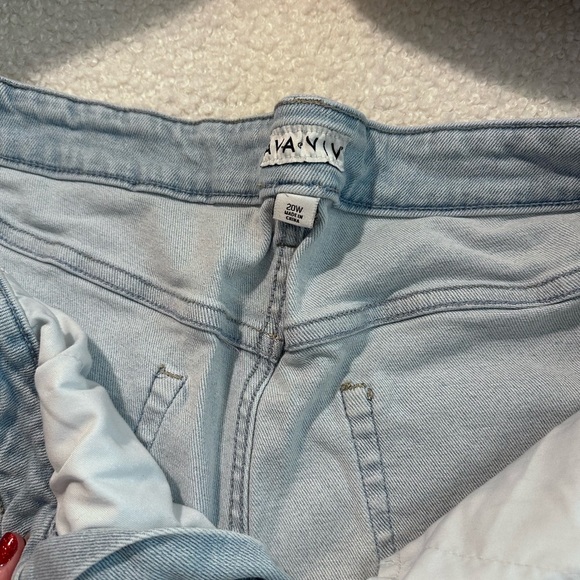 Plus Size 20 Ava & Viv Blue Jean Shorts Distressed Frayed Hem - Picture 4 of 6